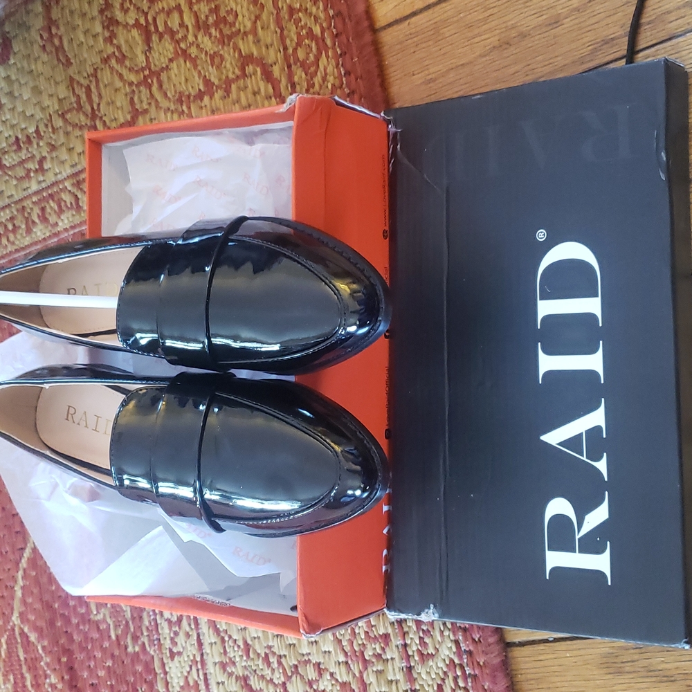 Black patent leather Norah flats size 6
